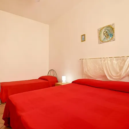 Casa Laura 1 A 20 Mt Dalla Di Holiday home *